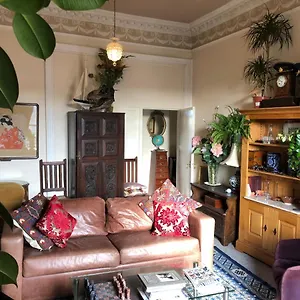Plant Yourself In The Very Centre Of - Free Parking Apartment